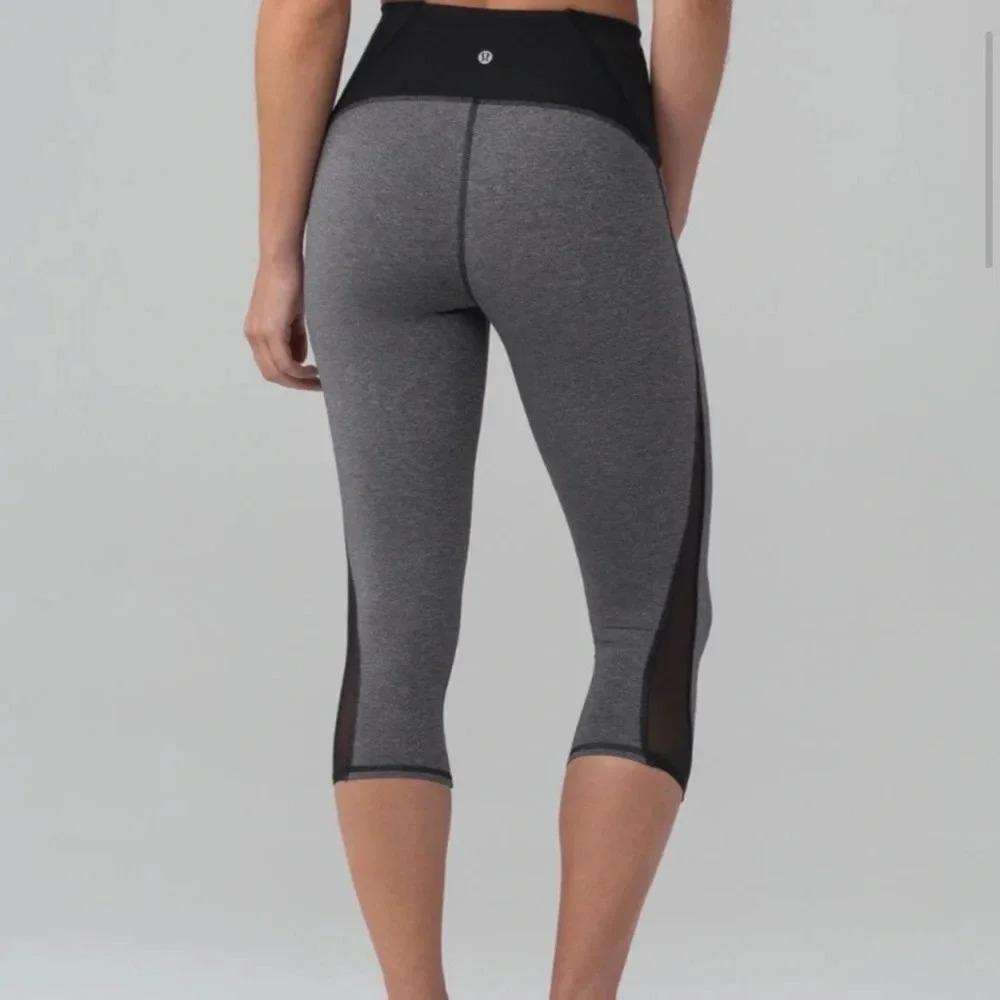 Lululemon Athletica Trains Times Crop 17”‎ Heathered Pant - Picture 2 of 12
